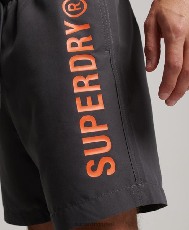 il Superdry גברים מכנסי ים ממוחזרים בגודל 17 אינץ' core sport אפור כהה 4LX2Z385 הַלבָּשָׁה