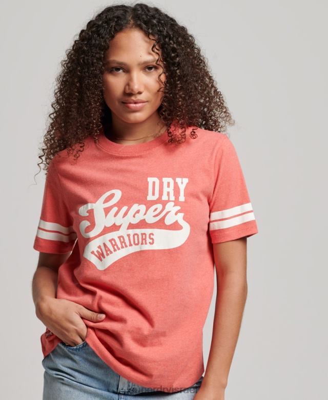 il Superdry נשים חולצת טריקו קולגיאטית עם תסריט וינטג' מכותנה אורגנית אלמוג 4LX2Z2247 הַלבָּשָׁה