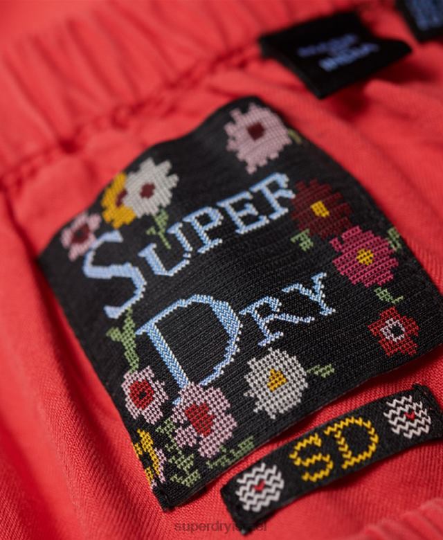 il Superdry נשים חלק עליון של הלנה אָדוֹם 4LX2Z3075 הַלבָּשָׁה