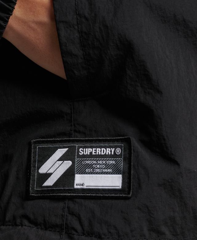 il Superdry נשים תקורה גרפית חיונית לקוד שָׁחוֹר 4LX2Z5444 הַלבָּשָׁה