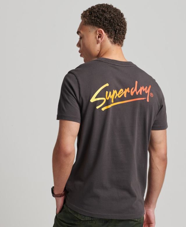 il Superdry גברים חולצת טי-שירט עם לוגו תסריט משנות ה-80 במרכז העיר חום 4LX2Z4794 הַלבָּשָׁה