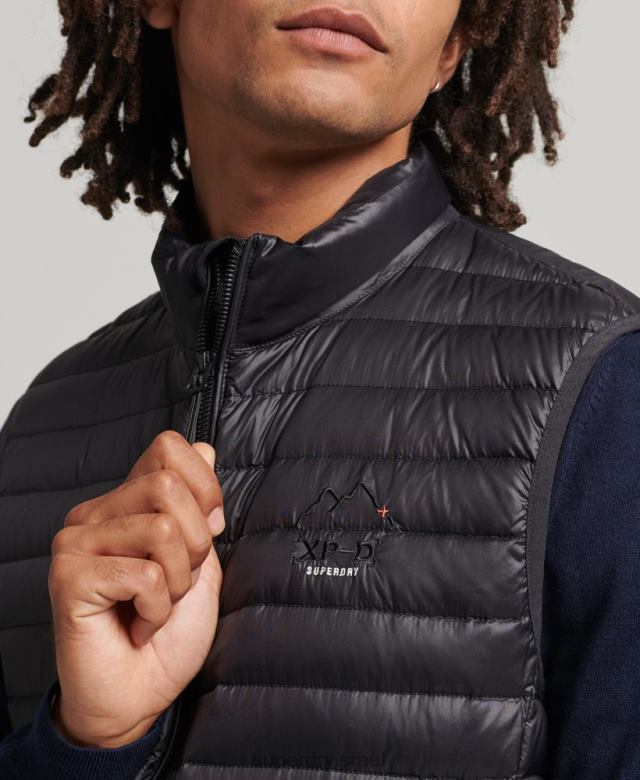 il Superdry גברים tech core down gilet שָׁחוֹר 4LX2Z4637 הַלבָּשָׁה